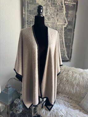 One Size - Neiman Marcus 100% Cashmere Tan/Black Reversible Shawl